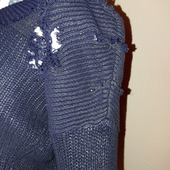 Distressed crop sweater - Picture 6 of 8